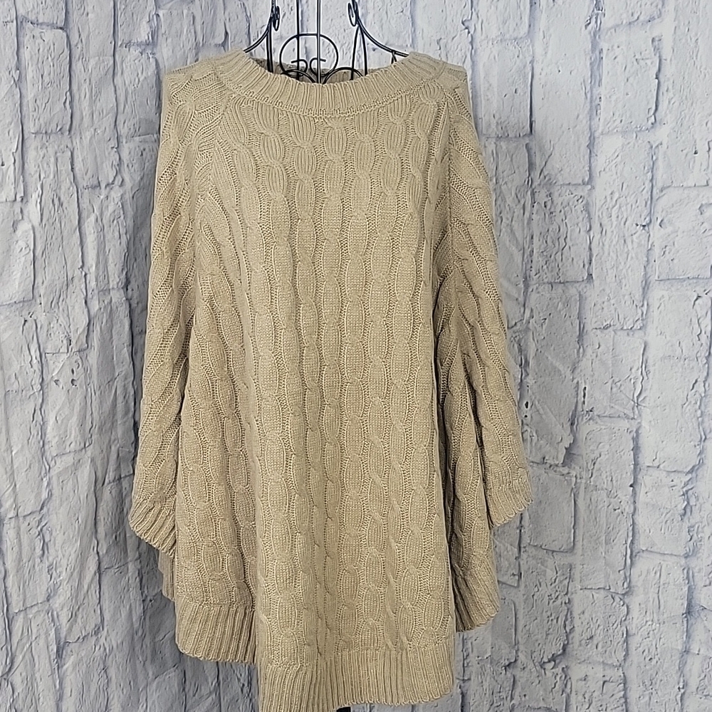 PRETTY PERSUASIONS Taupe Pull Over Cape with‎ Sleeves OS
